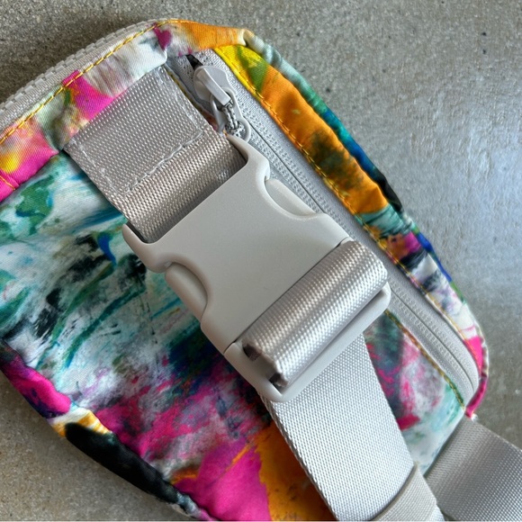 lululemon Extended Strap Everywhere Belt Bag - No Limits White Multi - Picture 6 of 7